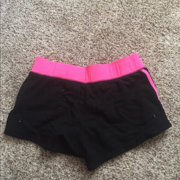 Black and pink kids shorts - Picture 2 of 3